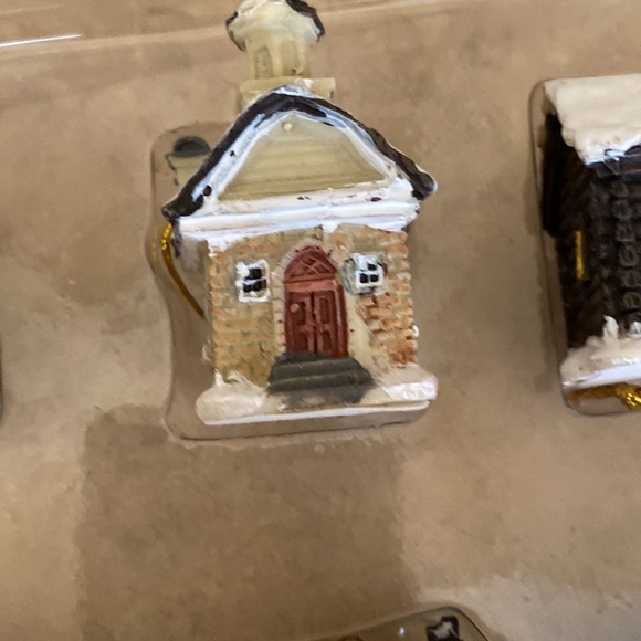 Currier and Ives 6 piece Christmas ornament set - Picture 6 of 12